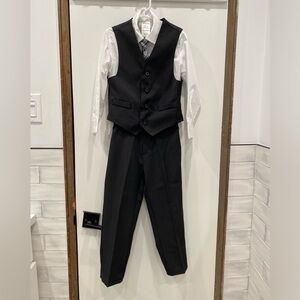 Van Heusen 4 piece suit